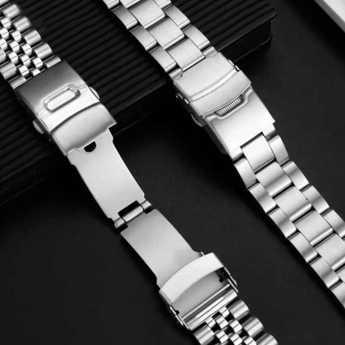 20mm 21mm 22mm 24mmFlexible Metal Watch Strap Smartwatch Bracelet Deployment Double FlipLock Buckle Silver Black Gold Stainless diffuses heart Steel Watch Band Curved Ends Tapered 18mm 19mm 