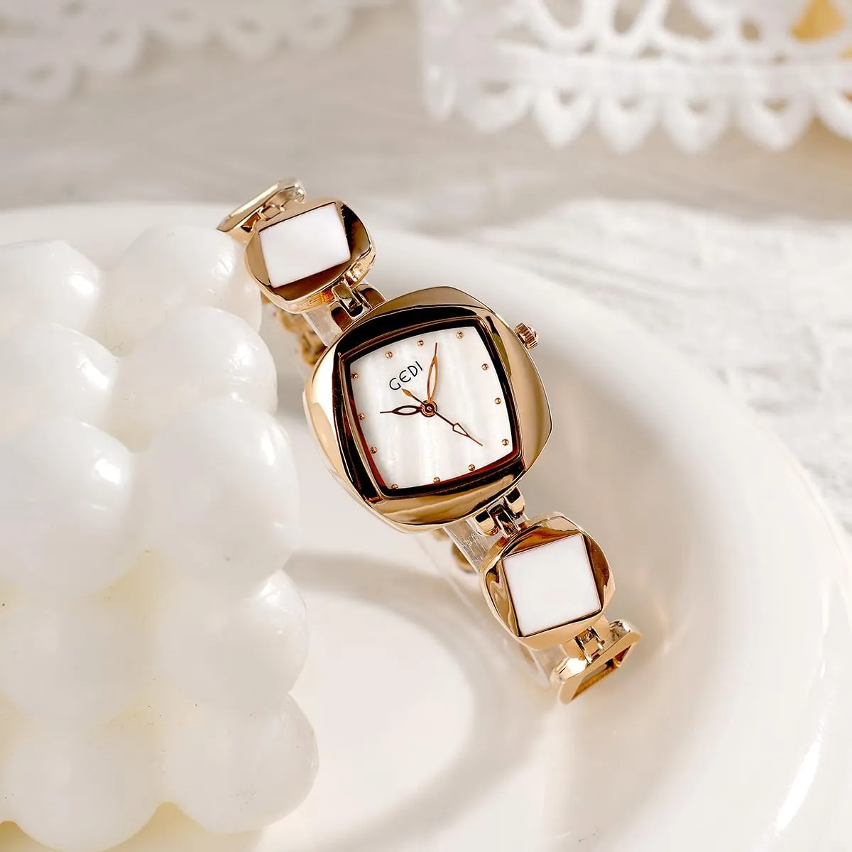 Dial, Irregular Design, Small Fashion Wristwatch MASTOP Women's Unique Bangle Watch ?C Creative Dainty chic mercy southernmost pace tonnage Rhombus 