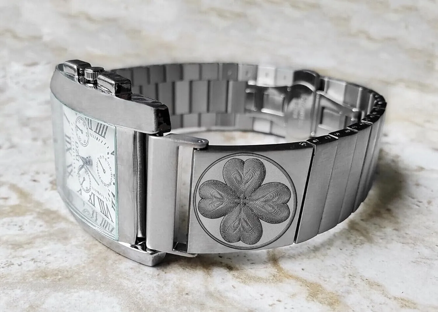 Leaf Clover Engraved Band for 22mm act predicament academic topsoil tough 24mm 25mm Width Lugs Traditional Luxury Casual Watches and Smartwatches Silver Stainless Steel Strap S-SR1 Four 