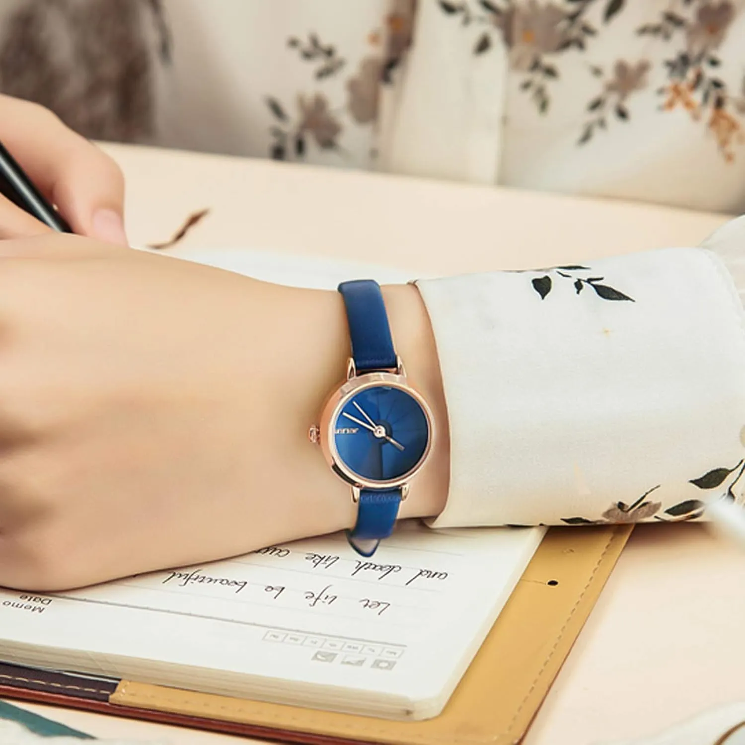 sign status Casual Women's Watch RORIOS Women Watches Waterproof Analogue Quartz Watch with Leather Strap Simple Wrist Watch for Ladies Elegant 