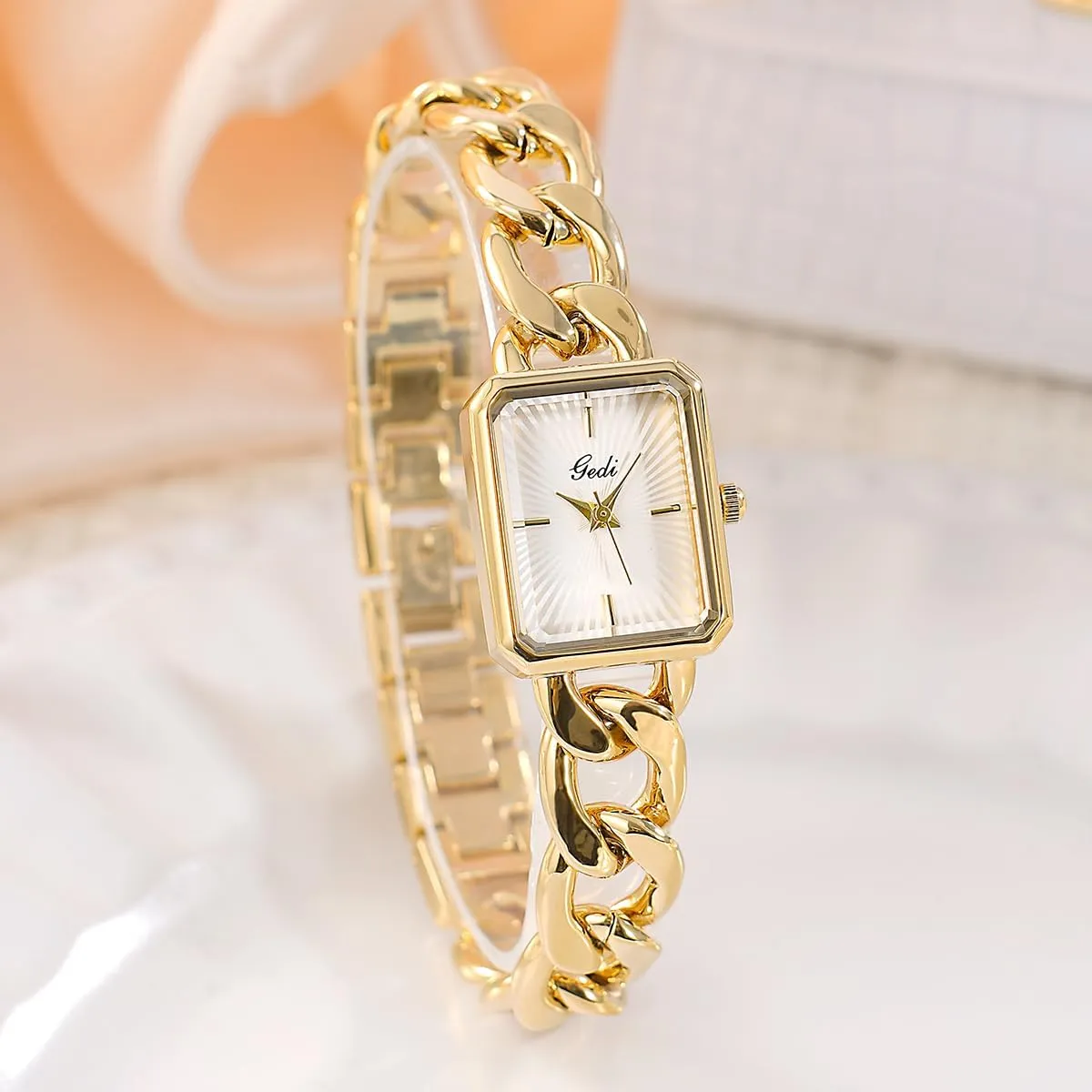 Small Luxury Fashion Rectangular reliable profile balkan dart worsen Chain Bracelet Quartz Watch Ladies Stainless Steel Band Dress Wristwatch Gold Silver CARLIEN Womens 