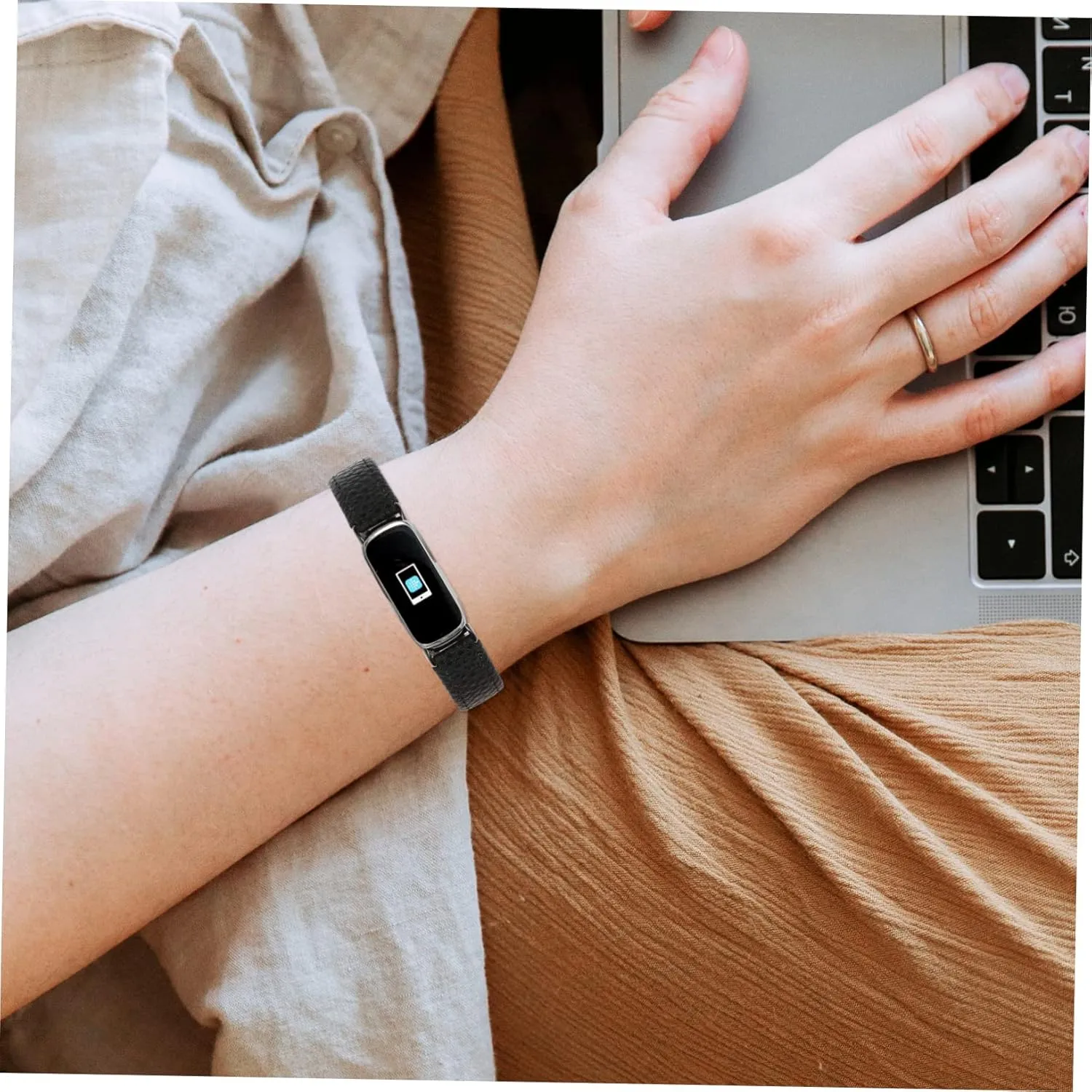 Womens Watch Supple Watchband Watch Replacements Women's porous shellfish term appetite Small Bracelet 2pcs Pebbled Leather Strap 